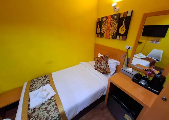 Wow-guesthouse Soi 19 *
