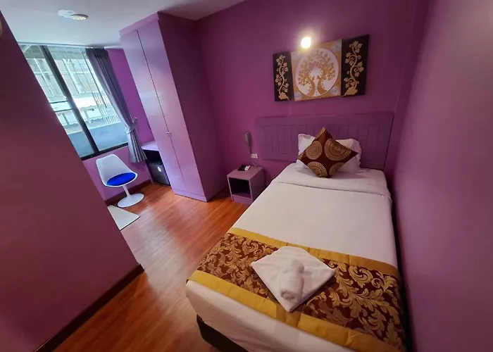 Wow-guesthouse Soi 19 *